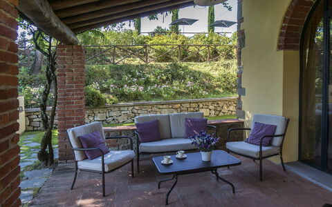 Villa Del Monte: Eigendom, Patio, Kamer, Meubilair, Gebouw, Huis, Werf, Interieur Ontwerp, Backyard, Onroerend Goed