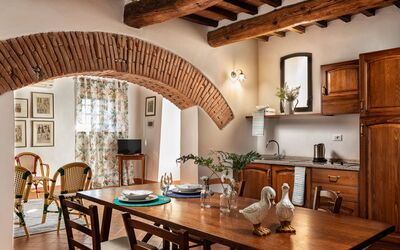 agriturismo-la-papessa-chianti-san-donato-farmhouse-iride-living-room-kitchen
