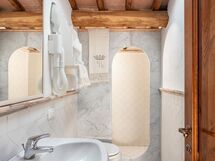 agriturismo-la-papessa-chianti-san-donato-multipropriet-robina-bathroom