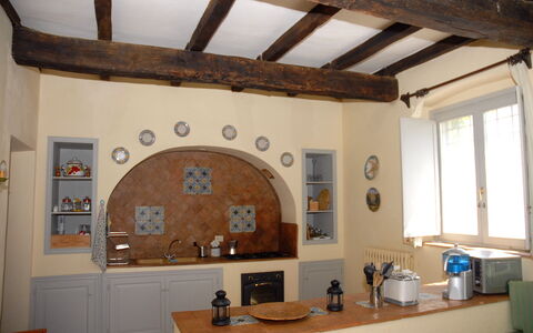 Podere San Giovanni: Eigendom, Venster, Hout, Architectuur, Interieur Ontwerp, Gebouw, Verdieping, Muur, Hardwood, Onroerend Goed