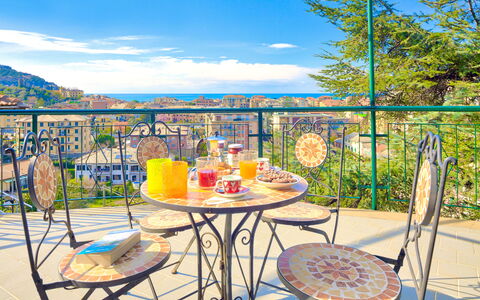 Villa Helvezia - Levanto: Eigendom, Onroerend Goed, Huis, Tafel, Kamer, Meubilair, Huis, Gebouw, Interieur Ontwerp, Landgoed