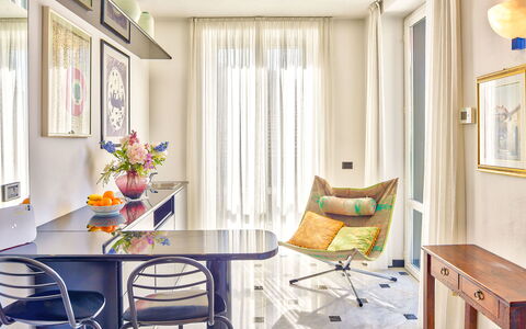 Villa Helvezia - Levanto: Kamer, Meubilair, Interieur Ontwerp, Eigendom, Gordijn, Woonkamer, Geel, Gebouw, Tafel, Huis