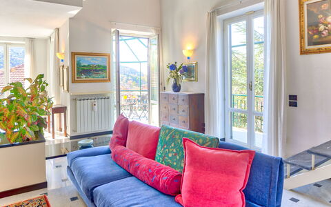 Villa Helvezia - Levanto: Kamer, Woonkamer, Meubilair, Eigendom, Bankstel, Interieur Ontwerp, Huis, Gebouw, Huis, Geel