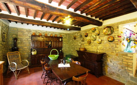 Villa Gioiosa: Gebouw, Eigendom, Kamer, Interieur Ontwerp, Huis, Plafond, Restaurant, Meubilair, Landgoed