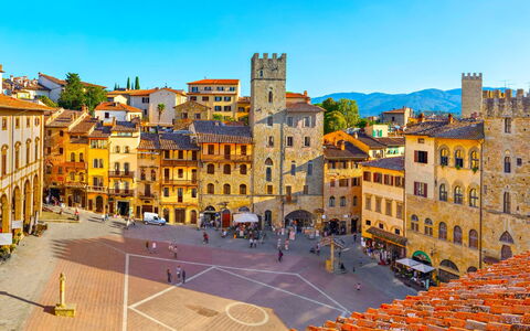 Villa Gioiosa: Stad, Gebouw,  Dorf\, Facade, Openbare Ruimte, Buurt, Architectuur, Huis, Menselijke Nederzetting, Stadsplein