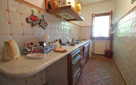 Residenza Marechiaro: Cabinetry, Kraan, Keuken, Countertop, Wastafel, Gootsteen, Hout, Verlichting, Architectuur, Interieur Ontwerp