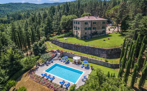 Palazzo Rosadi: Eigendom, Heuvel Station, Landgoed, Natuurlijk Landschap, Huis, Onroerend Goed, Gebouw, Herenhuis, Boom, Berg