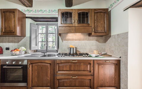 Torre del Cielo: Cabinetry, Countertop, Meubilair, Kamer, Keuken, Eigendom, Interieur Ontwerp, Gebouw, Beits, Huis