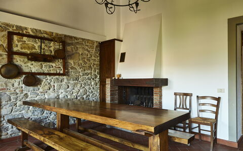 Agriturismo Cincinelli: Kamer, Meubilair, Eigendom, Tafel, Eetkamer, Interieur Ontwerp, Huis, Muur, Gebouw, Verdieping