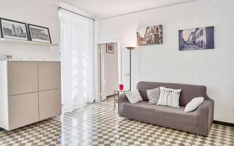 Via Dante Vacanze - Levanto: Meubilair, Kamer, Eigendom, Interieur Ontwerp, Woonkamer, Verdieping, Gebouw, Muur, Onroerend Goed, Huis