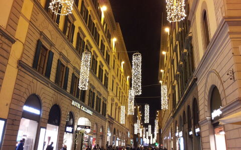 Guelfa House: Gebouw, Landmark, Verlichting, Architectuur, Metropolis, Stad, Nacht,  Dorf\, Grootstedelijk Gebied,  Passage\