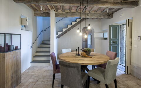 Tenuta Pomona: Eetkamer, Kamer, Eigendom, Plafond, Gebouw, Interieur Ontwerp, Verdieping, Meubilair, Houten Vloer, Huis