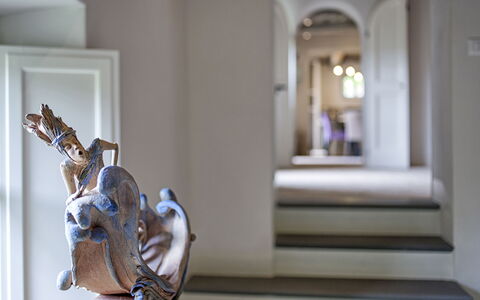 Tenuta Pomona: Beeldhouwwerk, Kamer, Interieur Ontwerp, Muur, Architectuur, Huis, Kunst, Gips, Gieten, Trap