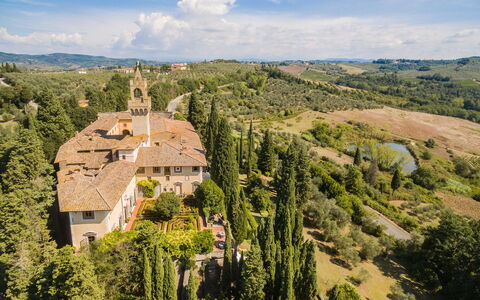 Montegufoni: Landmark, Luchtfotografie, Boom, Heuvel, Heuvel Station, Fotografie, Landelijk Gebied, Dorp, Berg, Landschap
