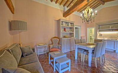 Montegufoni 18: Kamer, Eigendom, Gebouw, Meubilair, Interieur Ontwerp, Huis, Woonkamer, Verdieping, Onroerend Goed, Plafond