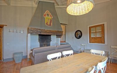 Acciaioli 14: Kamer, Eigendom, Meubilair, Gebouw, Interieur Ontwerp, Woonkamer, Tafel, Verdieping, Huis, Plafond