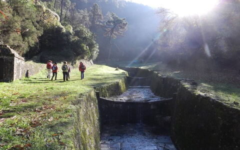 La Piccola Margherita: Natuurlijk Landschap, Berg, Wildernis, Atmosferisch Fenomeen, Lucht, Ochtend, Heuvel Station, Boom, Toerisme, Landschap