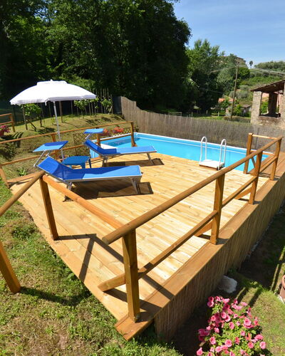 La Piccola Margherita: Eigendom, Zwembad, Huis, Backyard, Vrije Tijd, Onroerend Goed, Gras, Gebouw, Schaduw, Vakantie