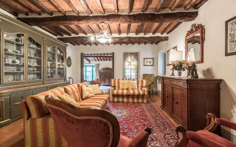 Villa Dell'angelo: Kamer, Eigendom, Meubilair, Gebouw, Interieur Ontwerp, Plafond, Huis, Woonkamer, Onroerend Goed, Huis