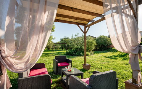 Incanto Toscano: Meubilair, Buitenmeubels, Stoel, Schaduw, Buitentafel, Tuin, Toevlucht, Outdoor Structuur, Eco Hotel, Backyard