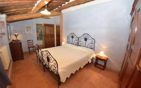 L'incanto: Slaapkamer, Kamer, Bed, Meubilair, Eigendom, Bed Frame, Plafond, Interieur Ontwerp, Laken, Gebouw