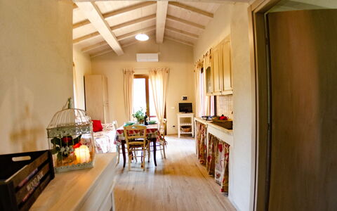 Ai Salici: Kamer, Eigendom, Plafond, Interieur Ontwerp, Gebouw, Meubilair, Verdieping, Eetkamer, Huis, Onroerend Goed