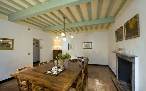 Villa Dorella Di Montaperti: Eigendom, Kamer, Gebouw, Plafond, Huis, Interieur Ontwerp, Meubilair, Onroerend Goed, Eetkamer, Verdieping