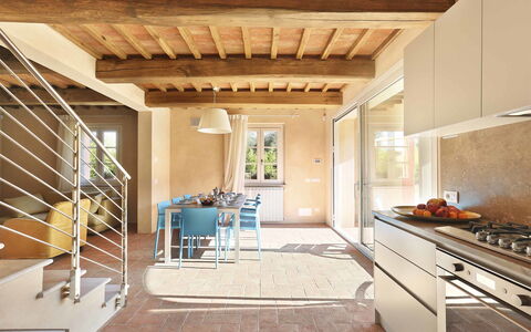 Uva: Eigendom, Gebouw, Plafond, Kamer, Interieur Ontwerp, Huis, Huis, Verdieping, Architectuur, Meubilair