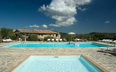 Charming Estate Decimo Mariano: Zwembad, Eigendom, Vrije Tijd, Toevlucht, Vakantie, Huis, Lucht, Water, Onroerend Goed, Gebouw