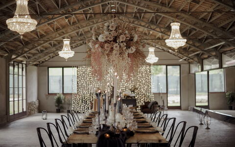 Antico Borgo San Lorenzo - Weddings And Events: Meubilair, Tafel, Eigendom, Venster, Stoel, Decoratie, Gebouw, Licht, Interieur Ontwerp, Architectuur