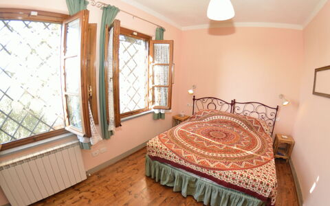 La Cipressa: Slaapkamer, Kamer, Bed, Eigendom, Meubilair, Laken, Bedding, Bed Frame, Interieur Ontwerp, Gebouw