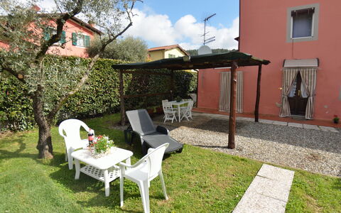 Casa Daniel: Eigendom, Huis, Verblijf, Gebouw, Werf, Backyard, Onroerend Goed, Boom, Gras, Tuin