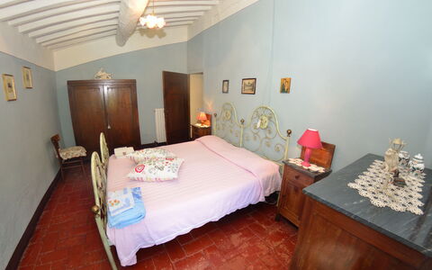 Casa Irene: Slaapkamer, Kamer, Bed, Meubilair, Eigendom, Laken, Bedding, Plafond, Interieur Ontwerp, Bed Frame