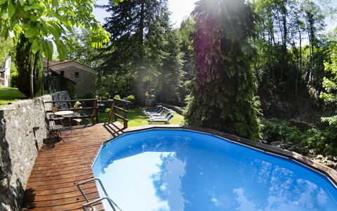 Il Molino: Water, Fabriek, Gebouw, Boom, Zwembad, Zwemwater, Vrije Tijd, Natuurlijk Landschap, Schaduw, Gras