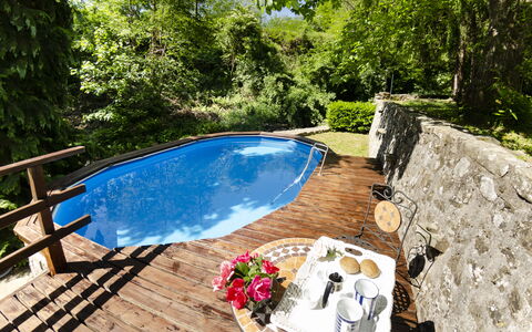 Il Molino: Water, Fabriek, Eigendom, Zwembad, Bloem, Boom, Buitenmeubels, Zwemwater, Schaduw, Hout