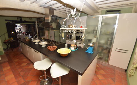 Borgo Bucatra Buonvento: Eigendom, Kamer, Interieur Ontwerp, Gebouw, Tafel, Onroerend Goed, Plafond, Meubilair, Eetkamer, Countertop