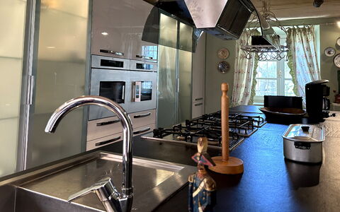 Borgo Bucatra Buonvento: Wastafel, Kraan, Countertop, Loodgieterswerkinrichting, Cabinetry, Interieur Ontwerp, Keuken, Verdieping, Flooring, Huis