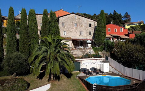 Borgo Bucatra Buonvento: Gebouw, Fabriek, Eigendom, Lucht, Azure, Boom, Huis, Arecales, Woongebied, Water