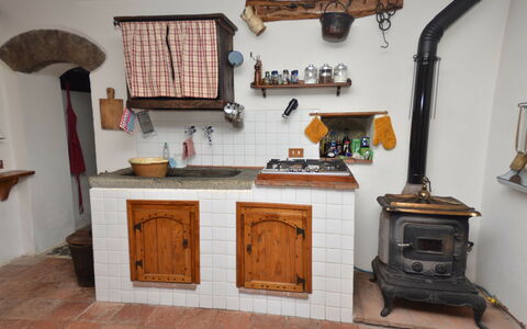 Vignoli: Meubilair, Kamer, Eigendom, Hout, Huis, Keuken, Woodworking, Haard, Interieur Ontwerp, Verdieping