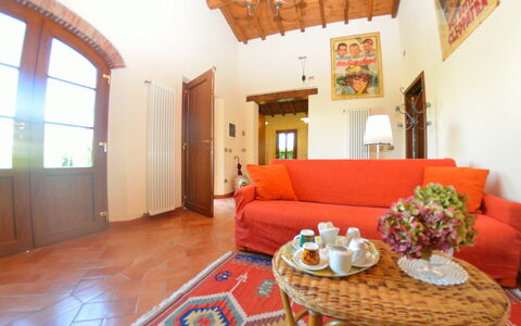 La Capannella: Kamer, Eigendom, Meubilair, Woonkamer, Interieur Ontwerp, Verdieping, Gebouw, Plafond, Hardwood, Tafel