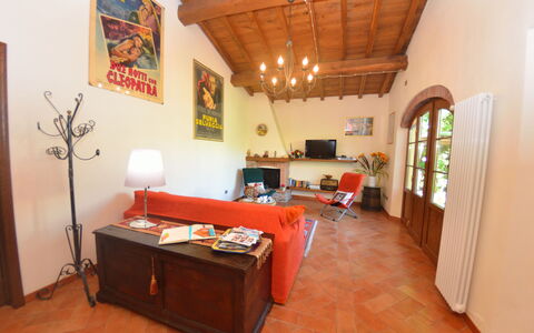 La Capannella: Kamer, Eigendom, Gebouw, Meubilair, Interieur Ontwerp, Plafond, Verdieping, Onroerend Goed, Huis, Hardwood