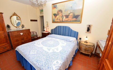 Petra: Slaapkamer, Bed, Kamer, Meubilair, Eigendom, Laken, Bed Frame, Verdieping, Bedding, Matras