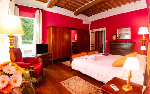 Villa Il Borghetto: Slaapkamer, Kamer, Meubilair, Eigendom, Bed, Interieur Ontwerp, Gebouw, Laken, Suite, Huis