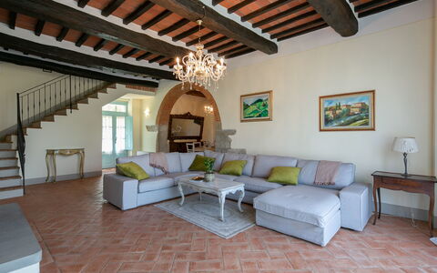 Villa Mezzavia: Eigendom, Kamer, Gebouw, Meubilair, Interieur Ontwerp, Woonkamer, Huis, Onroerend Goed, Verdieping, Plafond