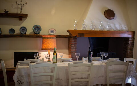 Villa i Cocciai: Kamer, Restaurant, Eigendom, Meubilair, Tafel, Interieur Ontwerp, Eetkamer, Gebouw, Huis, Stoel