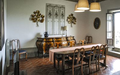 Bellina in Villa: Kamer, Meubilair, Eigendom, Interieur Ontwerp, Eetkamer, Gebouw, Tafel, Huis, Architectuur, Onroerend Goed