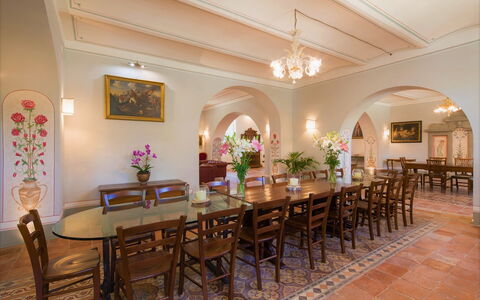 Villa Ivana - Cortona: Kamer, Eigendom, Gebouw, Interieur Ontwerp, Plafond, Eetkamer, Meubilair, Onroerend Goed, Tafel, Restaurant