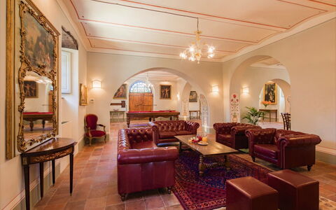 Villa Ivana - Cortona: Kamer, Gebouw, Interieur Ontwerp, Eigendom, Meubilair, Plafond, Woonkamer, Onroerend Goed, Tafel, Verdieping