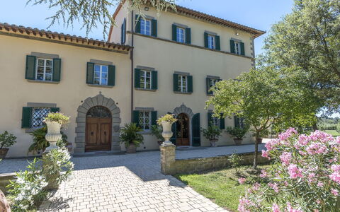 Villa Ivana - Cortona: Eigendom, Gebouw, Huis, Onroerend Goed, Huis, Landgoed, Villa, Herenhuis, Buurt, Boom