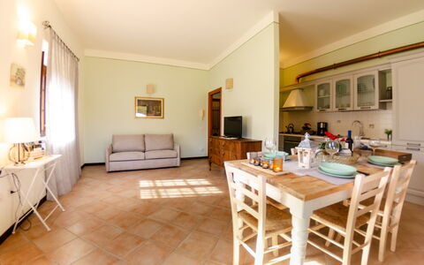 Casale 180: Eigendom, Kamer, Meubilair, Gebouw, Verdieping, Interieur Ontwerp, Huis, Onroerend Goed, Tafel, Woonkamer